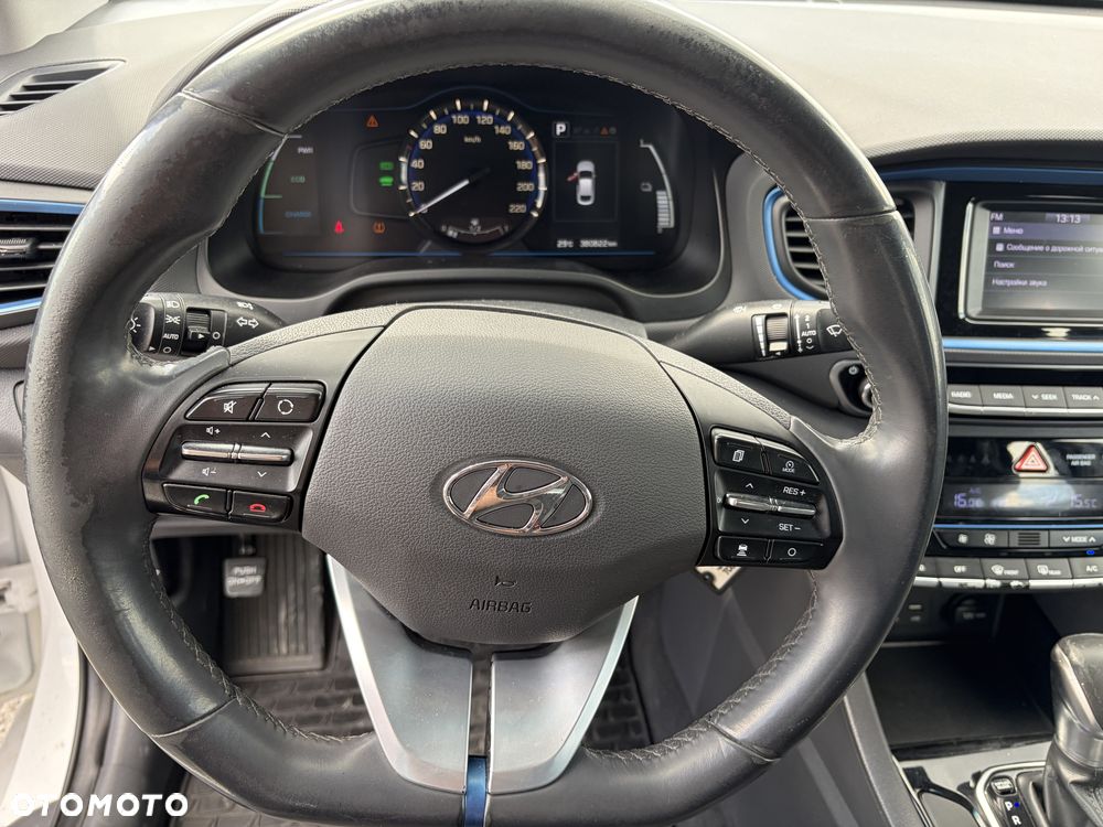 Hyundai IONIQ - 11