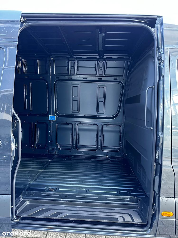 Mercedes-Benz Sprinter - 29