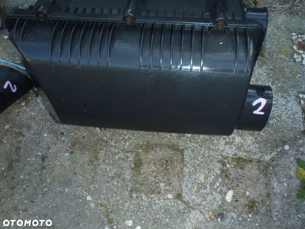 rura odma wlit powietrza obudowa osłona nakładka  rura rezonator wlot filtra powietrza pokrywa przednia doblo II bravo II mito musa idea stilo 1.4 16v t jet - 3