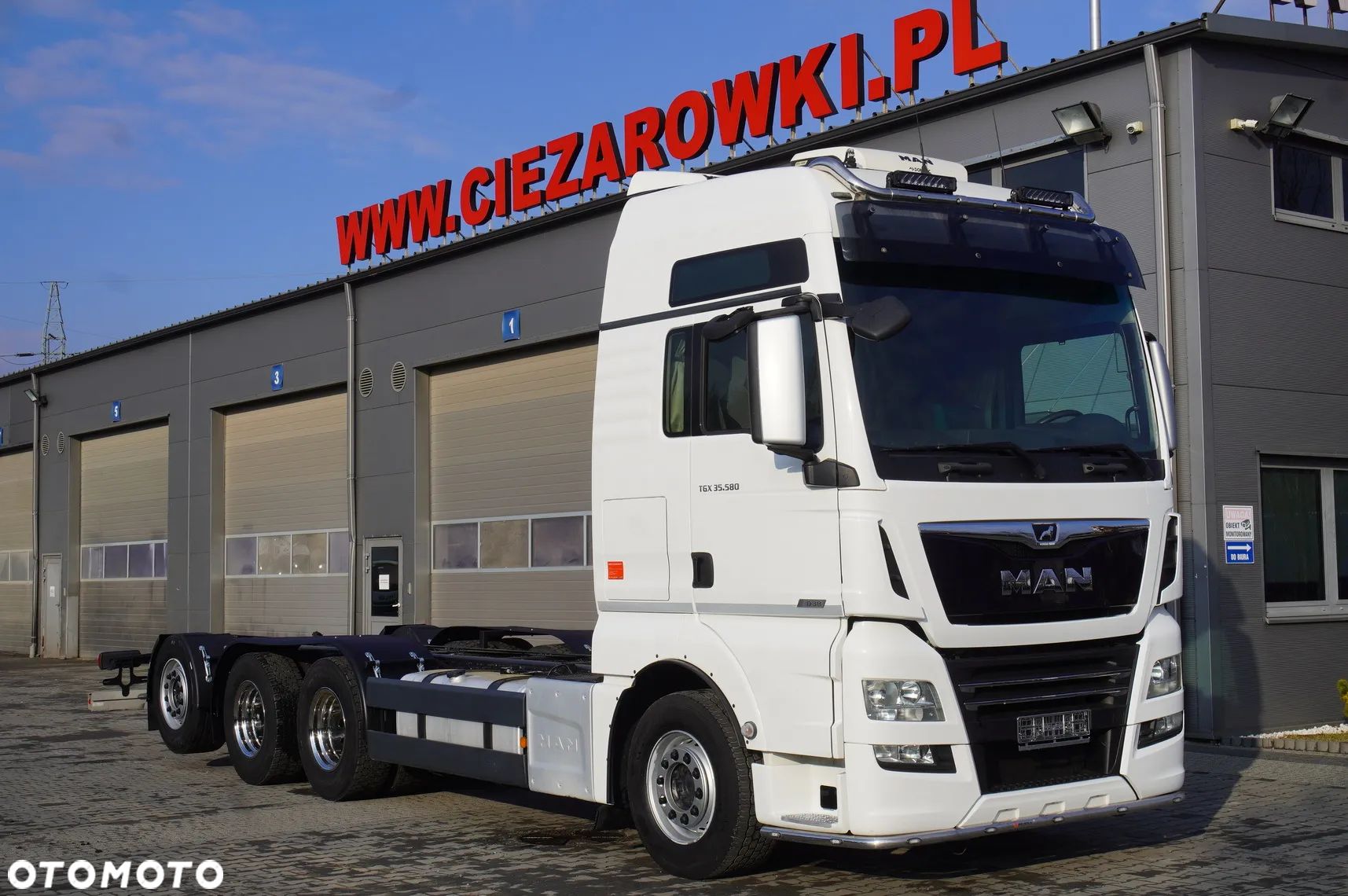 MAN TGX 35.580 E6 8x4/4 - rama do zabudowy 8,8m - 1