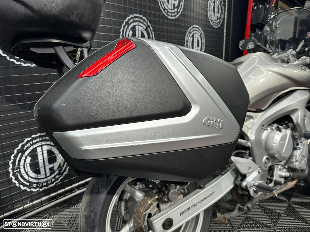 Yamaha FZS 600 - 5