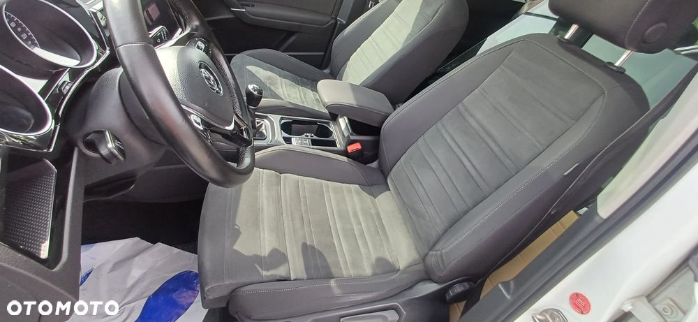 Volkswagen Touran 1.6 TDI BMT SCR Comfortline - 18