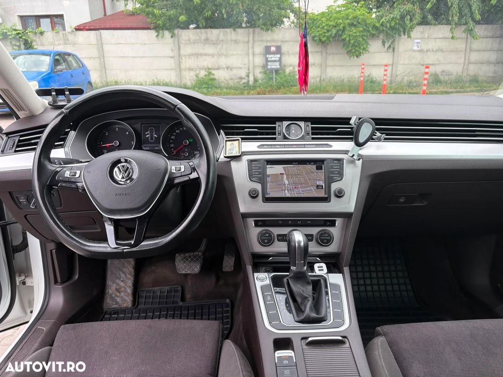 Volkswagen Passat 2.0 TDI DSG Comfortline - 2