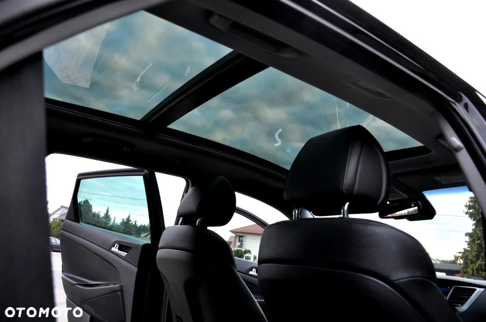 Hyundai Tucson 2.0 CRDI 4WD Automatik Premium - 25