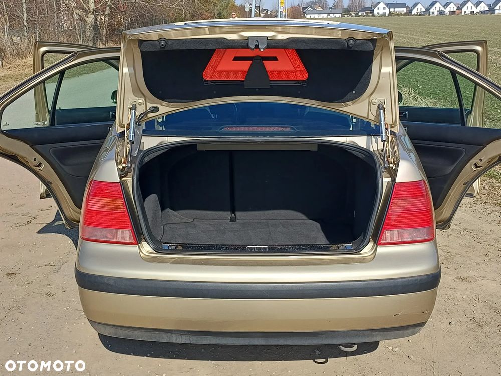 Volkswagen Bora 1.6 Trendline - 5