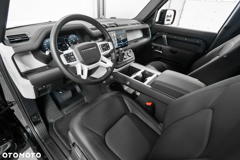 Land Rover Defender - 17