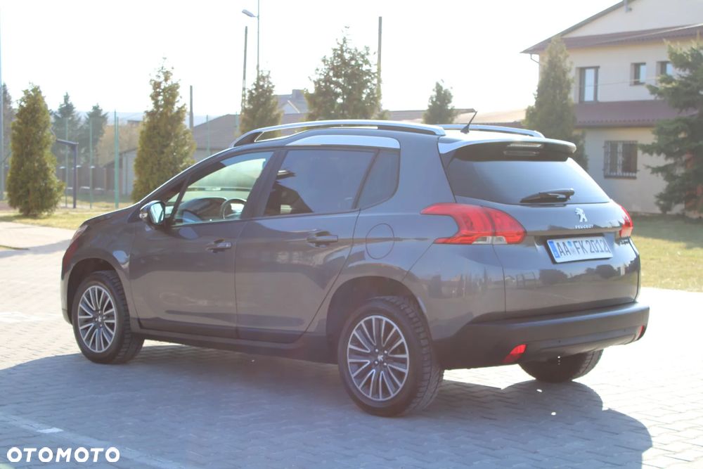 Peugeot 2008 1.2 VTi Allure - 4