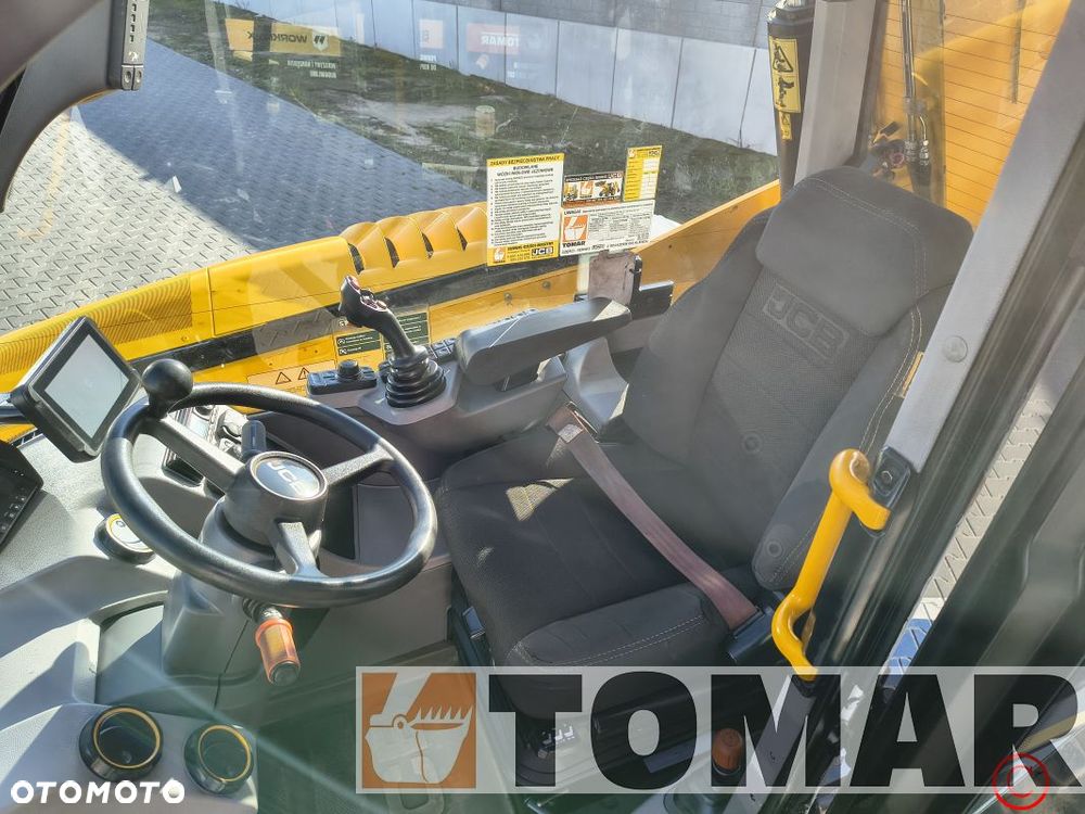JCB 560-80 2023R agri - 22