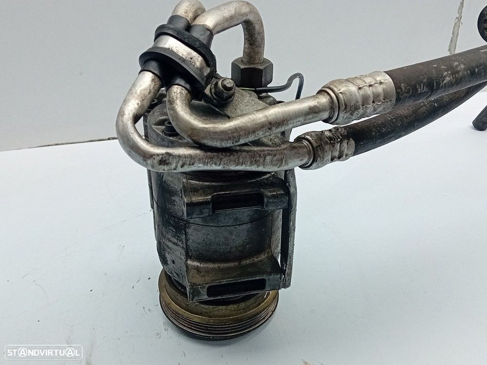 Compressor AC VOLKSWAGEN Passat (3B2) - 2