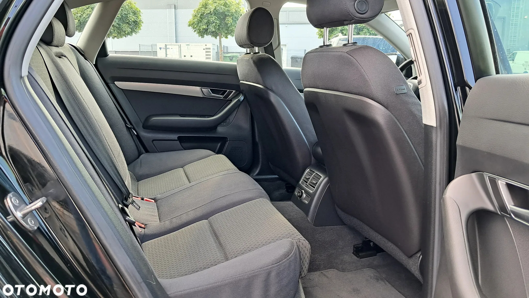 Audi A6 2.4 Multitronic - 12