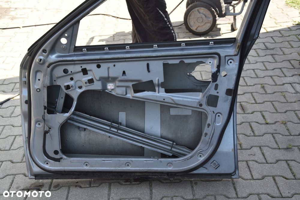 BMW E60 E61 DRZWI PRAWE PRZÓD - 8