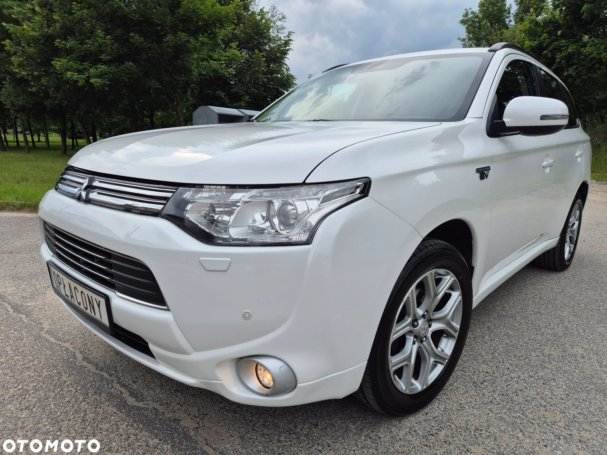 Mitsubishi Outlander 2.0 4WD Plug-In Hybrid - 1