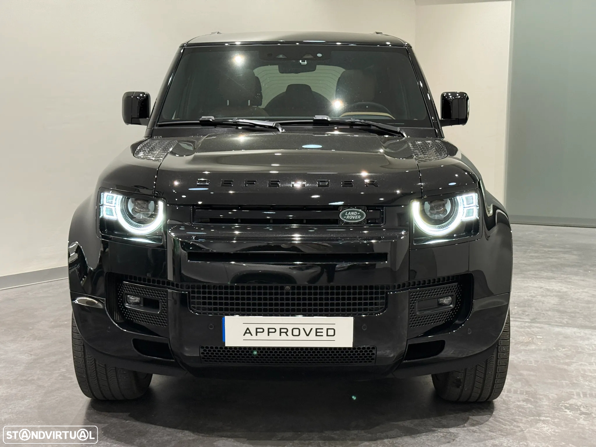 Land Rover Defender 2.0 P300e 110 AWD X-Dynamic SE - 2