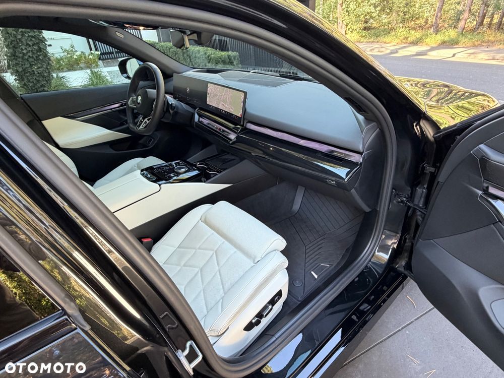 BMW Seria 5 530d xDrive mHEV sport - 18