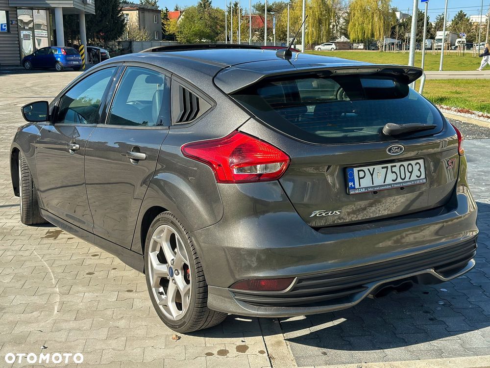 Ford Focus 2.0 EcoBoost ST mit Leder-Sport-Paket - 26