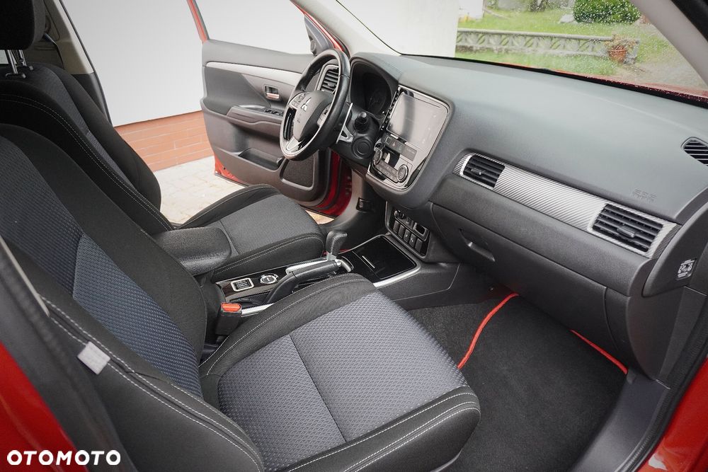 Mitsubishi Outlander 2.0 4WD CVT Diamant Edition+ - 4