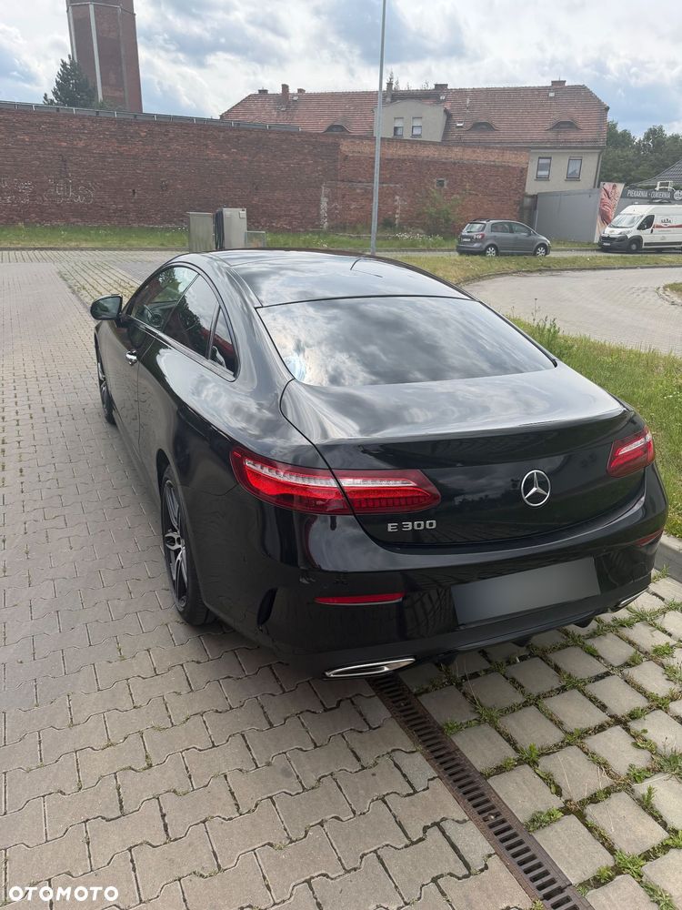 Mercedes-Benz Klasa E 300 9G-TRONIC - 5