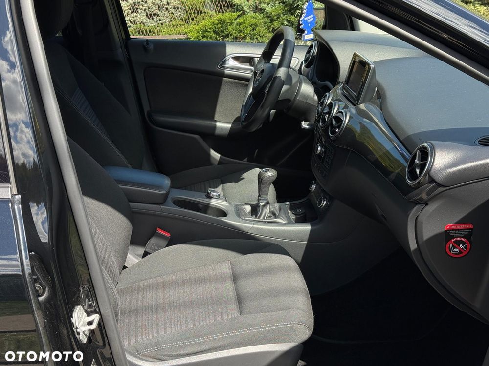 Mercedes-Benz Klasa B 180 CDI (BlueEFFICIENCY) - 23