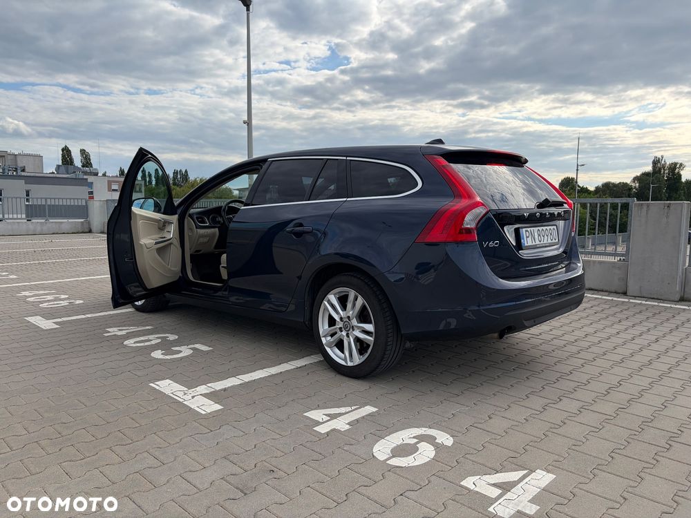 Volvo V60 D4 Geartronic Momentum - 20