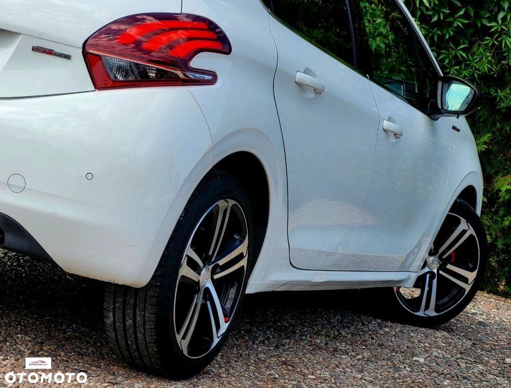 Peugeot 208 - 22