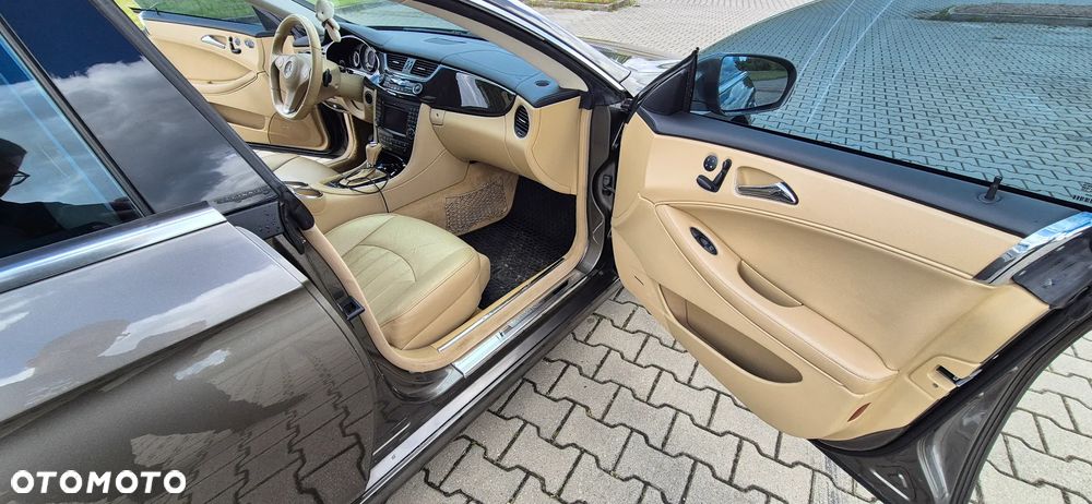 Mercedes-Benz CLS 500 7G-TRONIC - 17