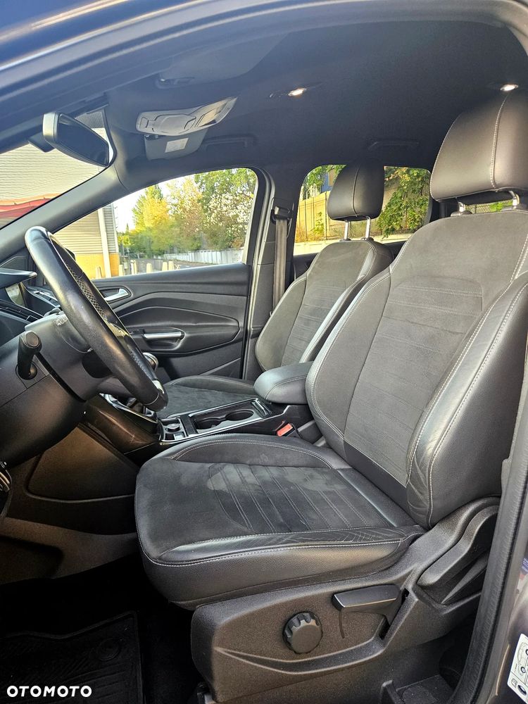 Ford Kuga 2.0 TDCi 2x4 ST-Line - 10