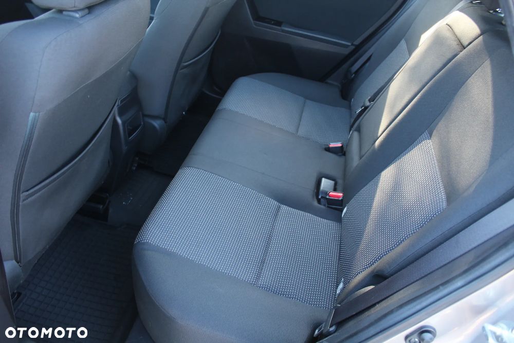 Toyota Auris 2.0 D-4D Premium - 17