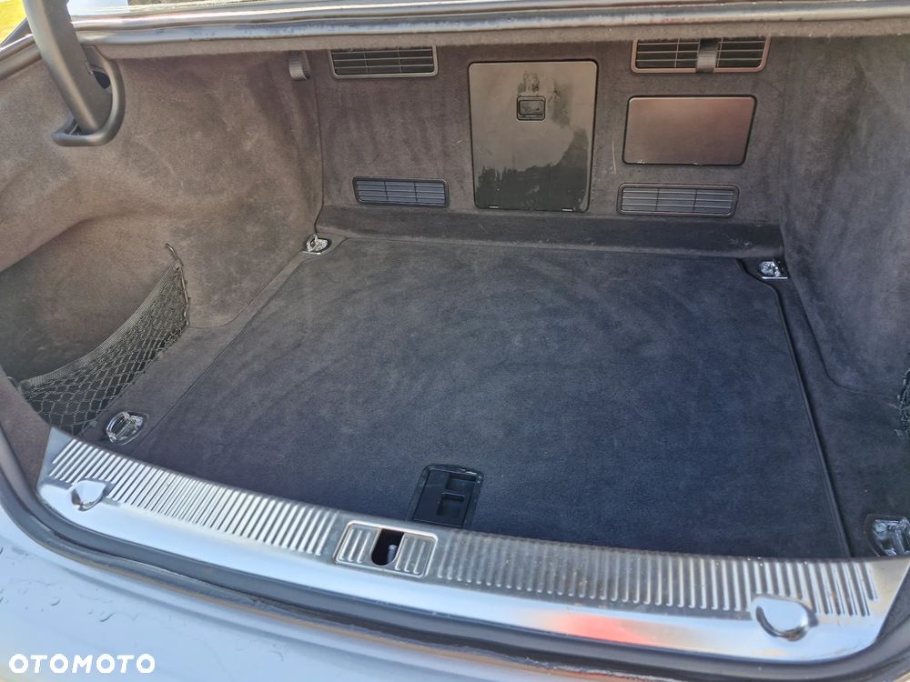 Audi A8 4.2 FSI Quattro tiptronic Langversion - 11