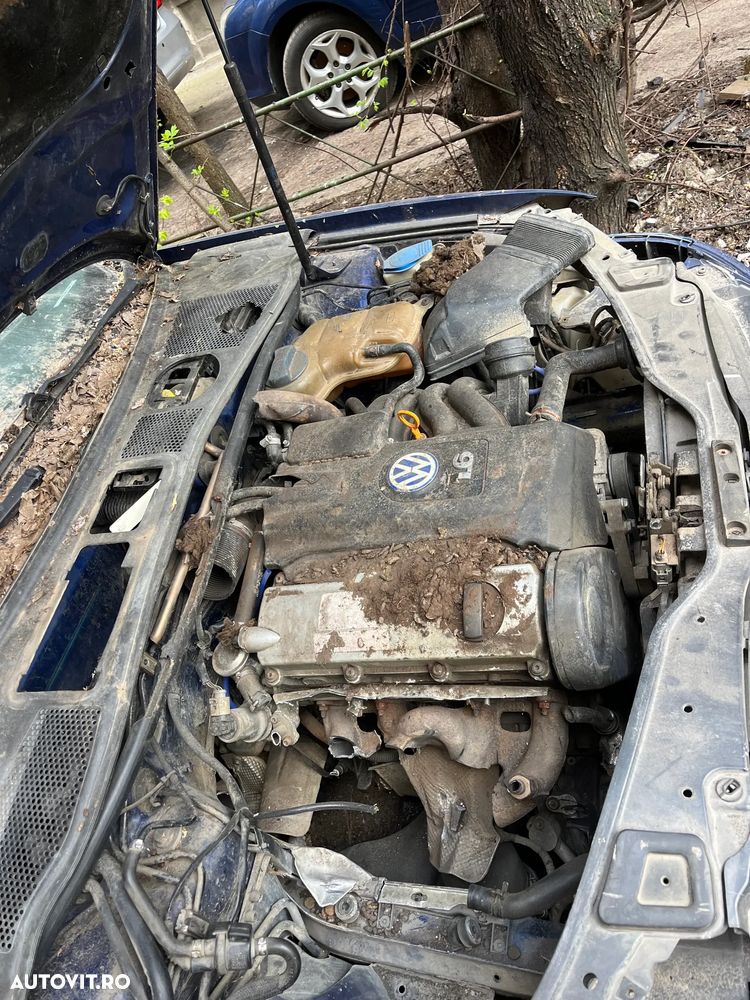 Dezmembrez VW Volkswagen Passat B5.5 break albastru 1,6 benzina ALZ albastru 2002 - 5