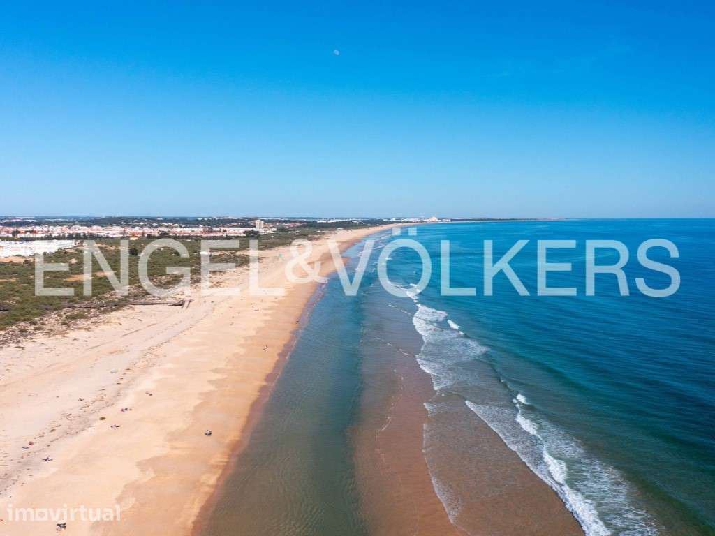 Terreno com Projeto Hoteleiro no Algarve - 1ª linha da Praia - Grande imagem: 2/24