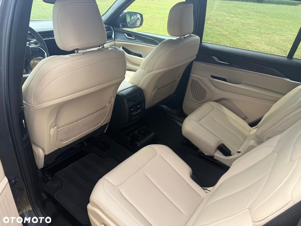 Jeep Grand Cherokee - 15