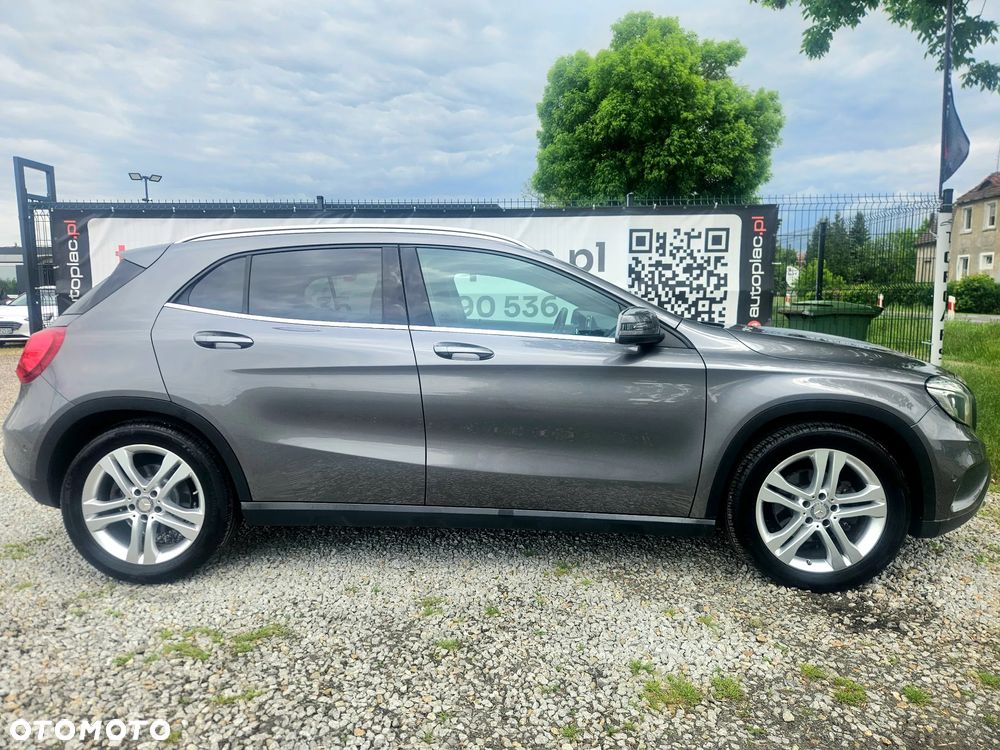 Mercedes-Benz GLA - 16