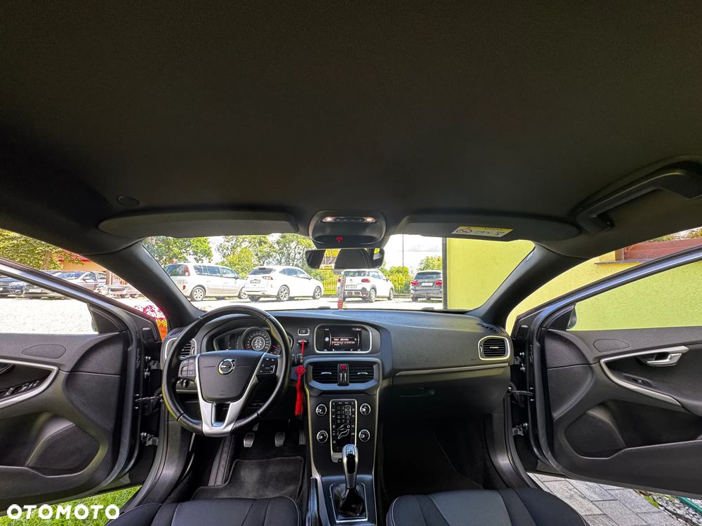 Volvo V40 D2 Momentum - 27