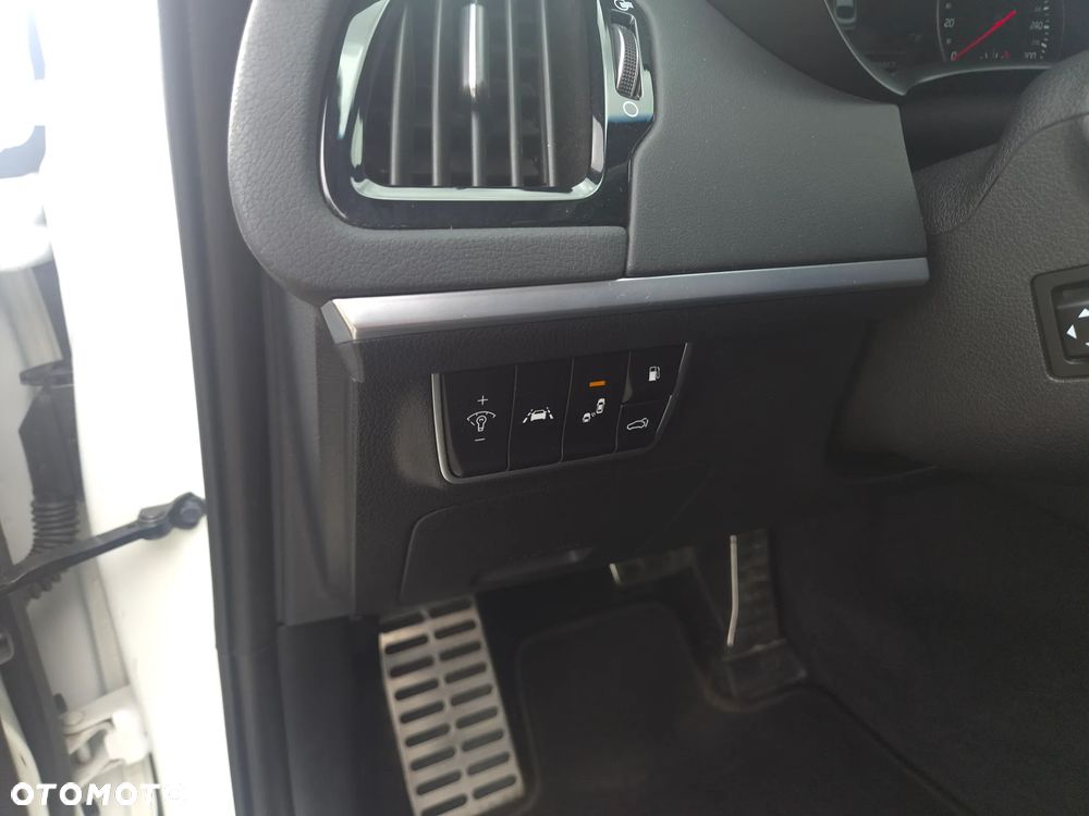 Kia Stinger 3.3 T-GDI AWD GT - 25