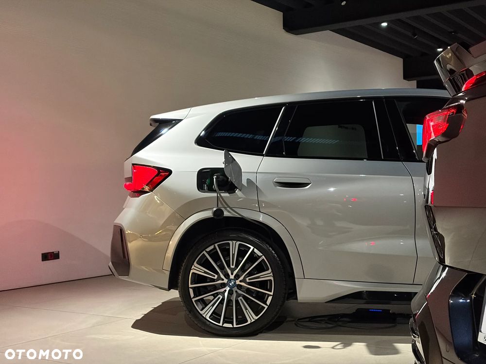 BMW iX1 xDrive30 66.5kWh M Sport - 8