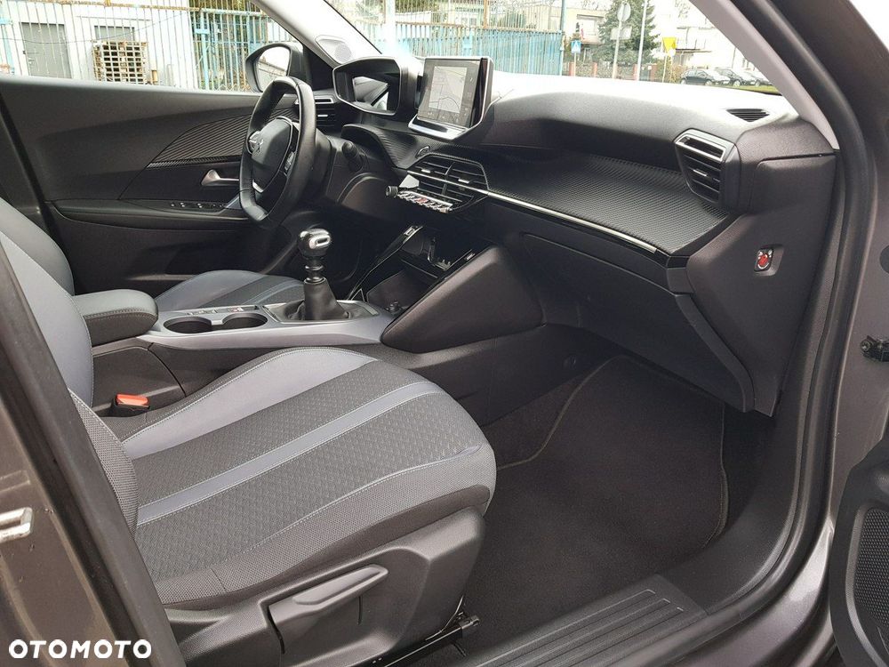 Peugeot 2008 PureTech 130 Allure - 16