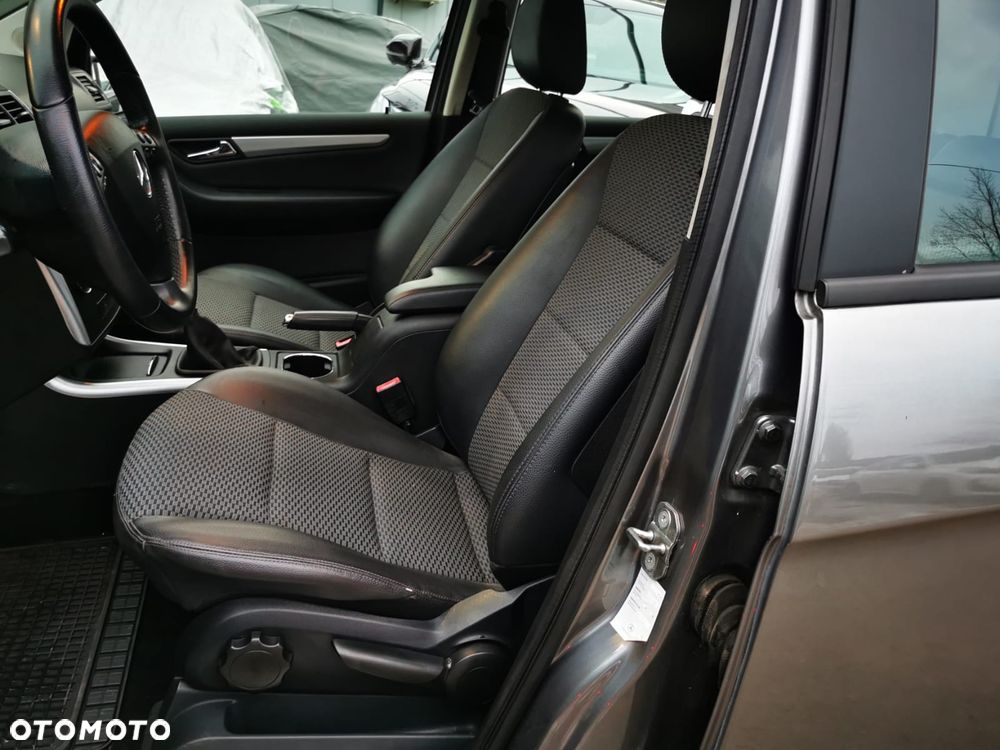 Mercedes-Benz Klasa A 160 BlueEFFICIENCY Avantgarde Special Edition - 9