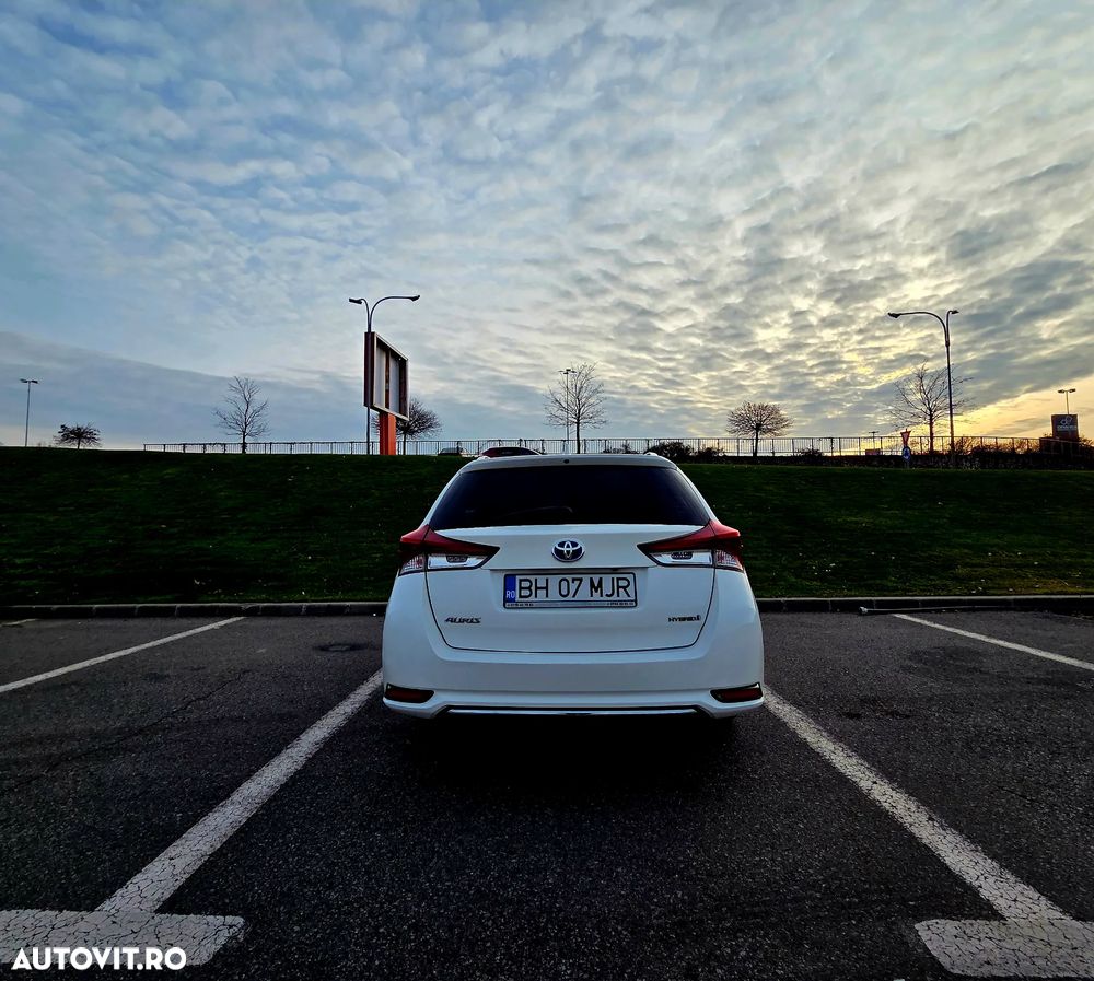 Toyota Auris 1.8 L VVT-i Hybrid Luna - 6