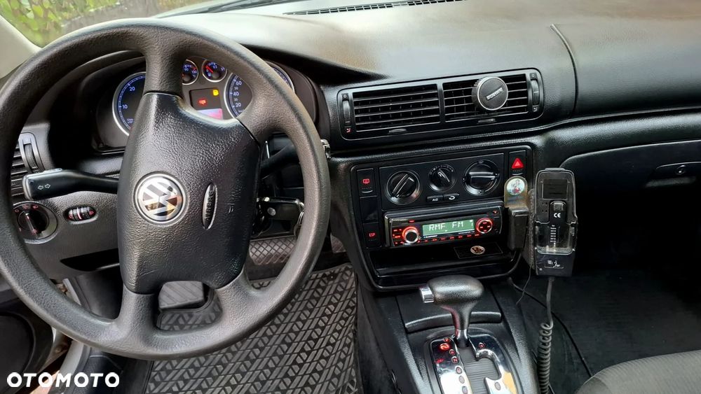 Volkswagen Passat - 13