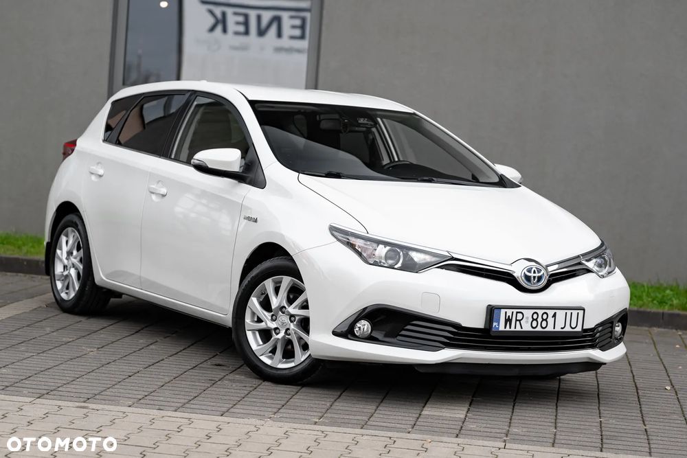 Toyota Auris 1.8 HSD Luna - 2