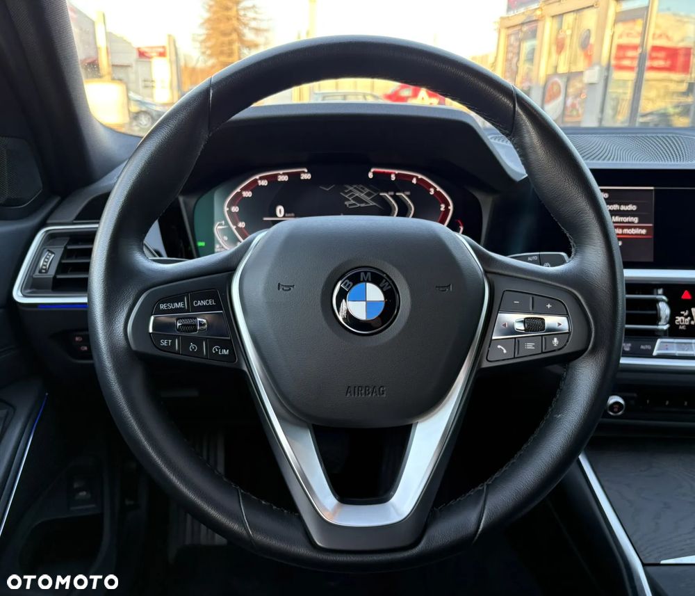 BMW Seria 3 320d xDrive Advantage sport - 12