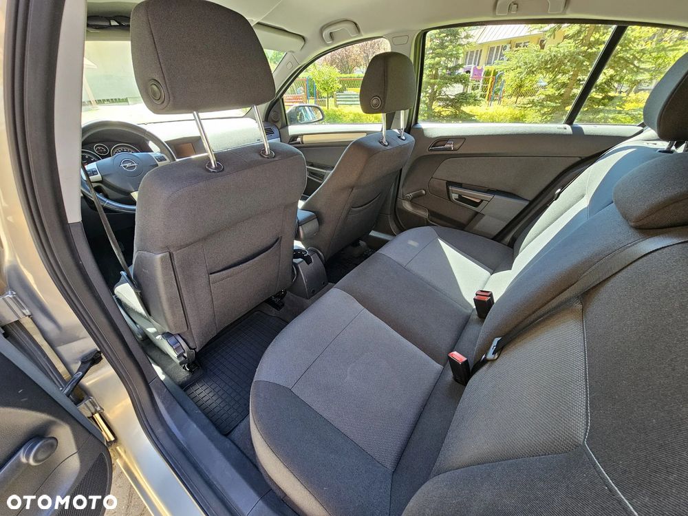Opel Astra 1.6 Enjoy - 19