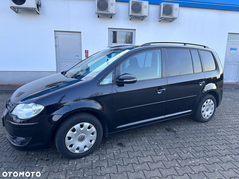Volkswagen Touran 1.9 TDI DPF BlueMot Highline - 4