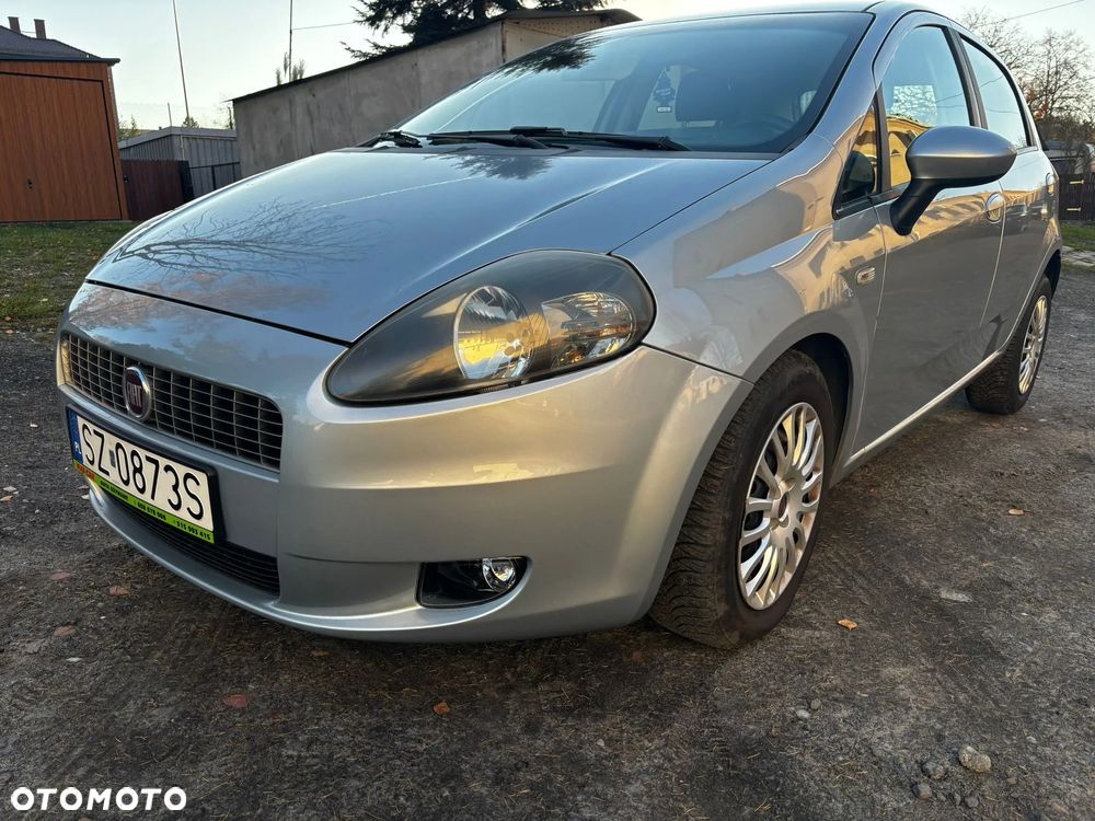 Fiat Grande Punto Actual 1.4 8V Estiva Blue&Me - 1