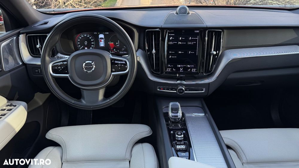 Volvo XC 60 T6 AWD Recharge Geartronic Inscription Expression - 16