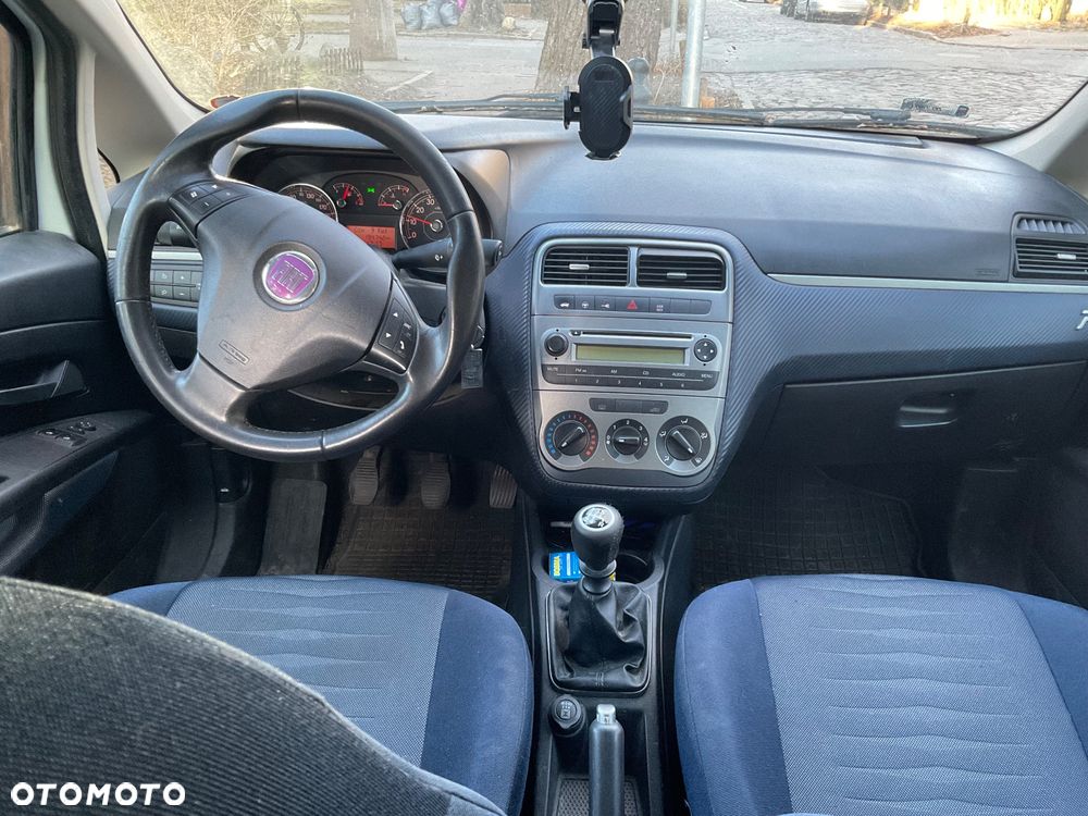 Fiat Grande Punto - 9