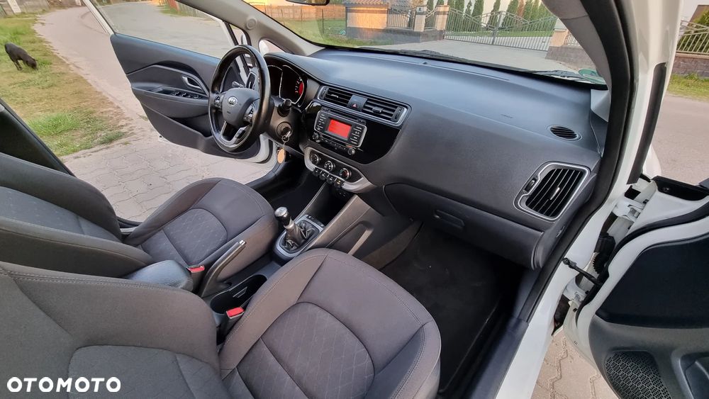 Kia Rio 1.2 Dream Team Edition - 31