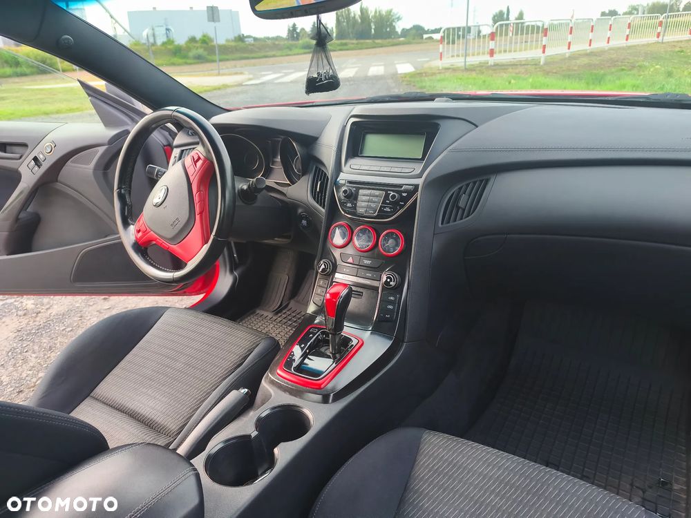 Hyundai Genesis Coupe - 11