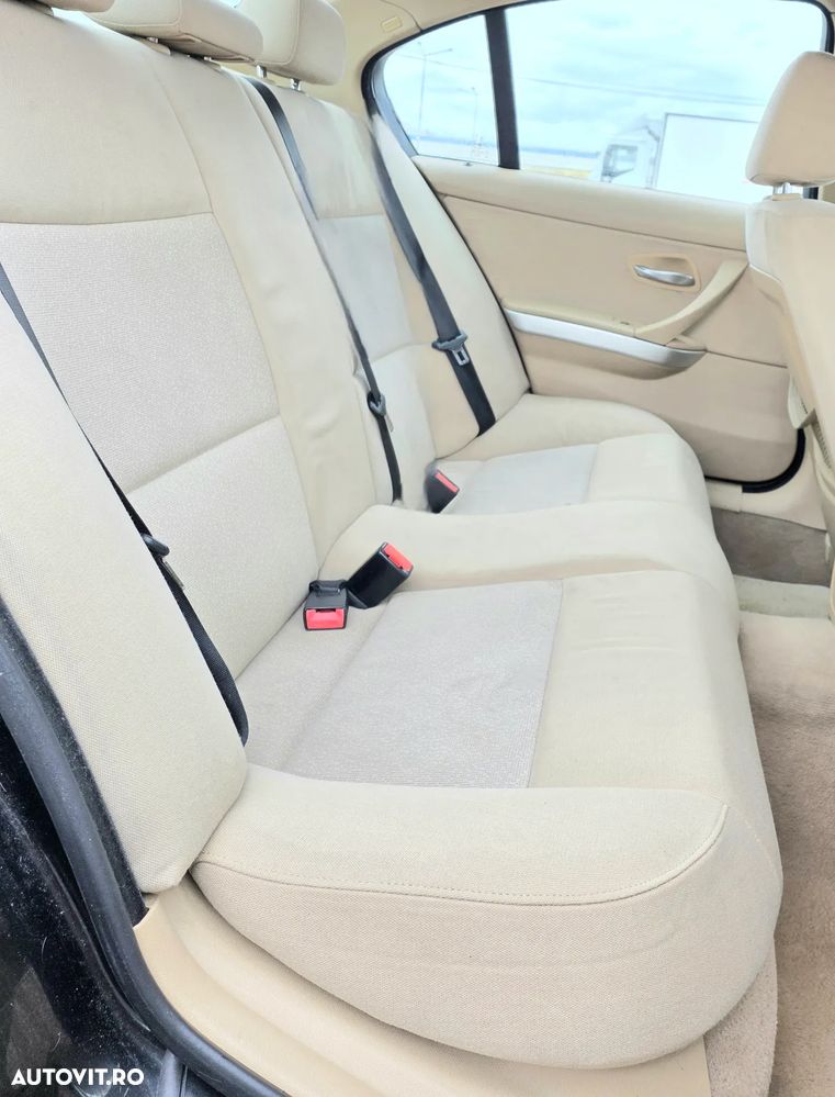 BMW Seria 3 320d DPF Touring Aut. - 8