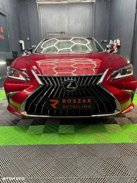 Lexus ES 300h Business Edition - 4